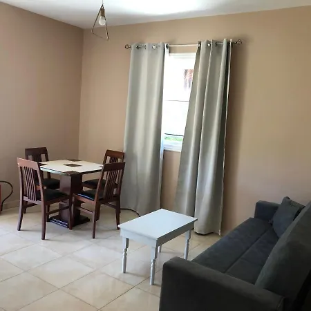 Petros & Apartment *