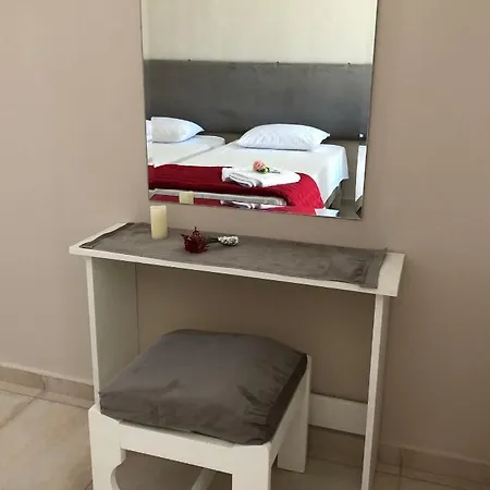 Apartamento Petros & *